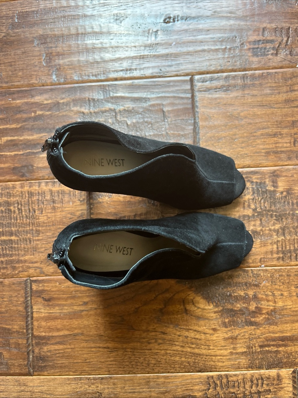 Nine West Women’s Black Corduroy Peep Toe Ankle Bootie Zip  US 6. Worn Twice!
